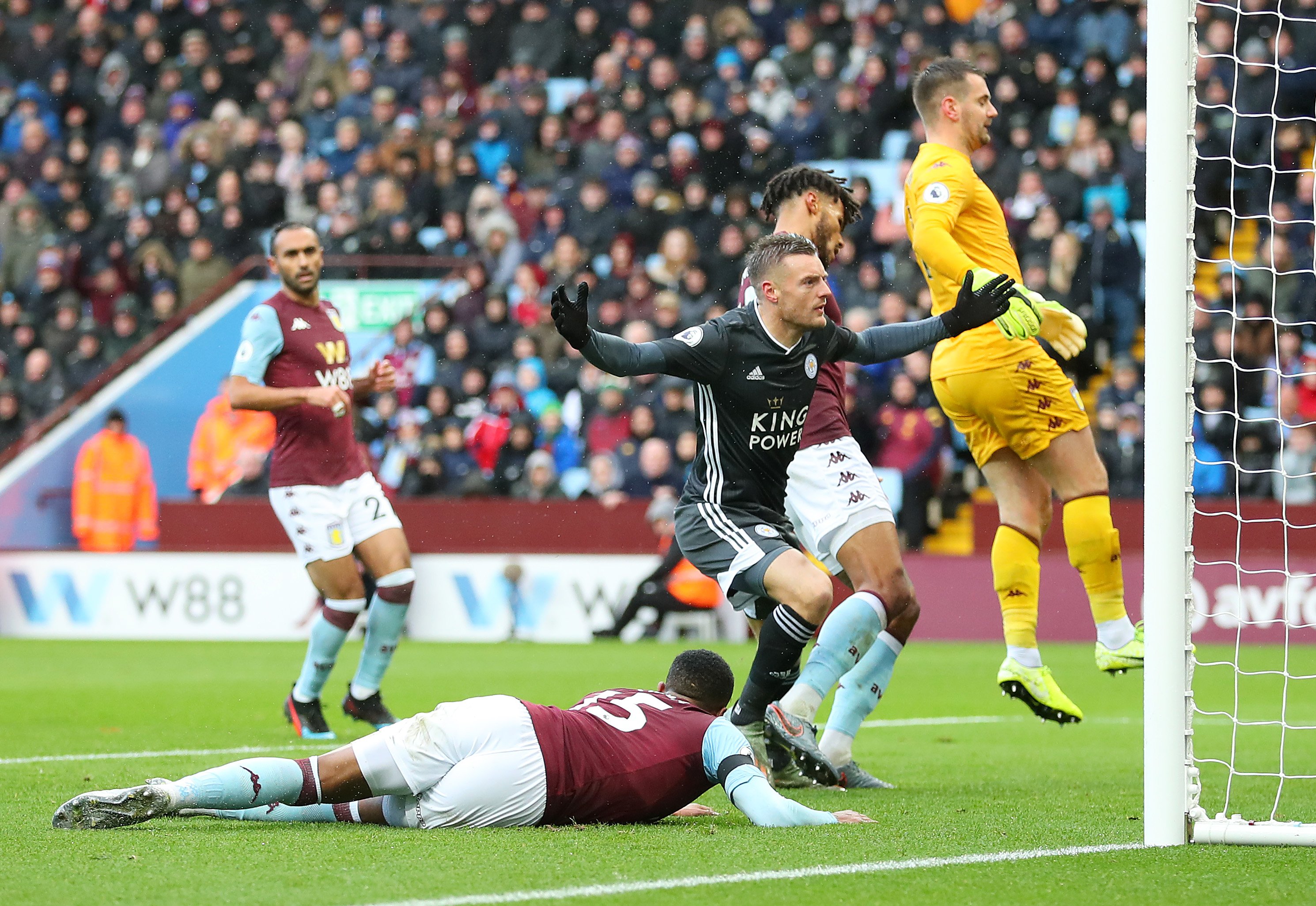 教練團顯然 教練團顯然